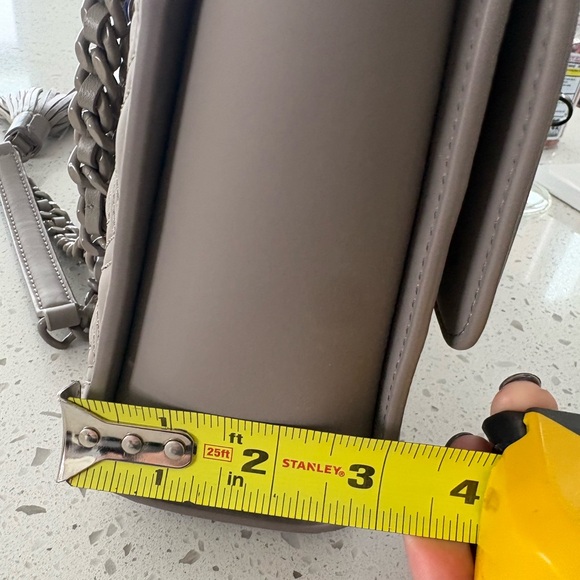 Tory Burch Fleming convertible in matte Grey Heron Quilted leather. Shoulder Bag - Picture 3 of 16